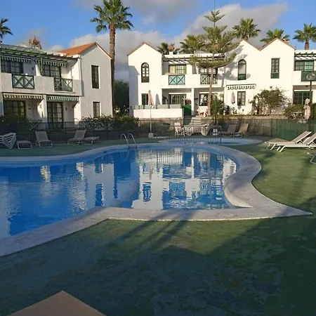Lägenhet With Pool View *